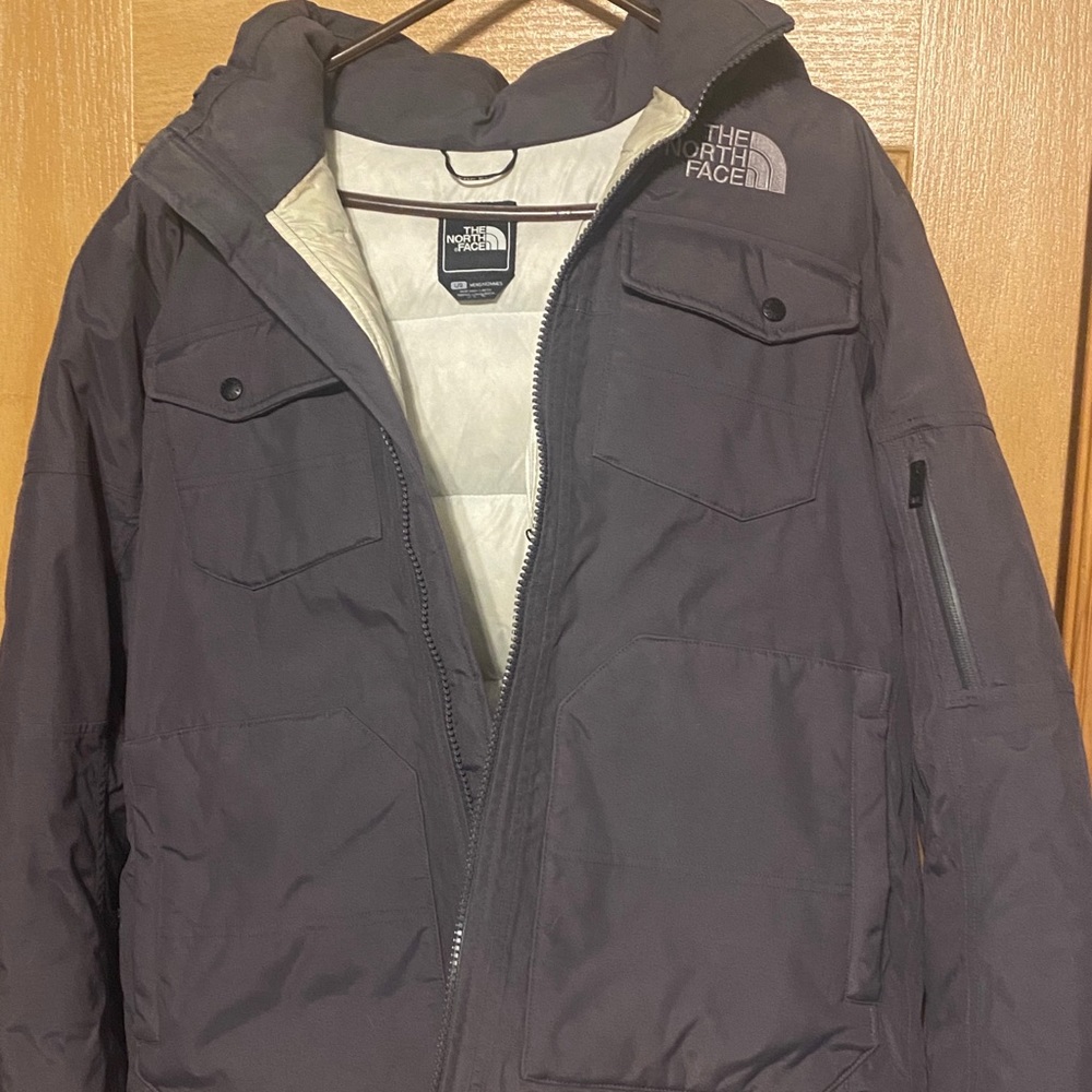 - Grey North face winter jacket with goose down Mint